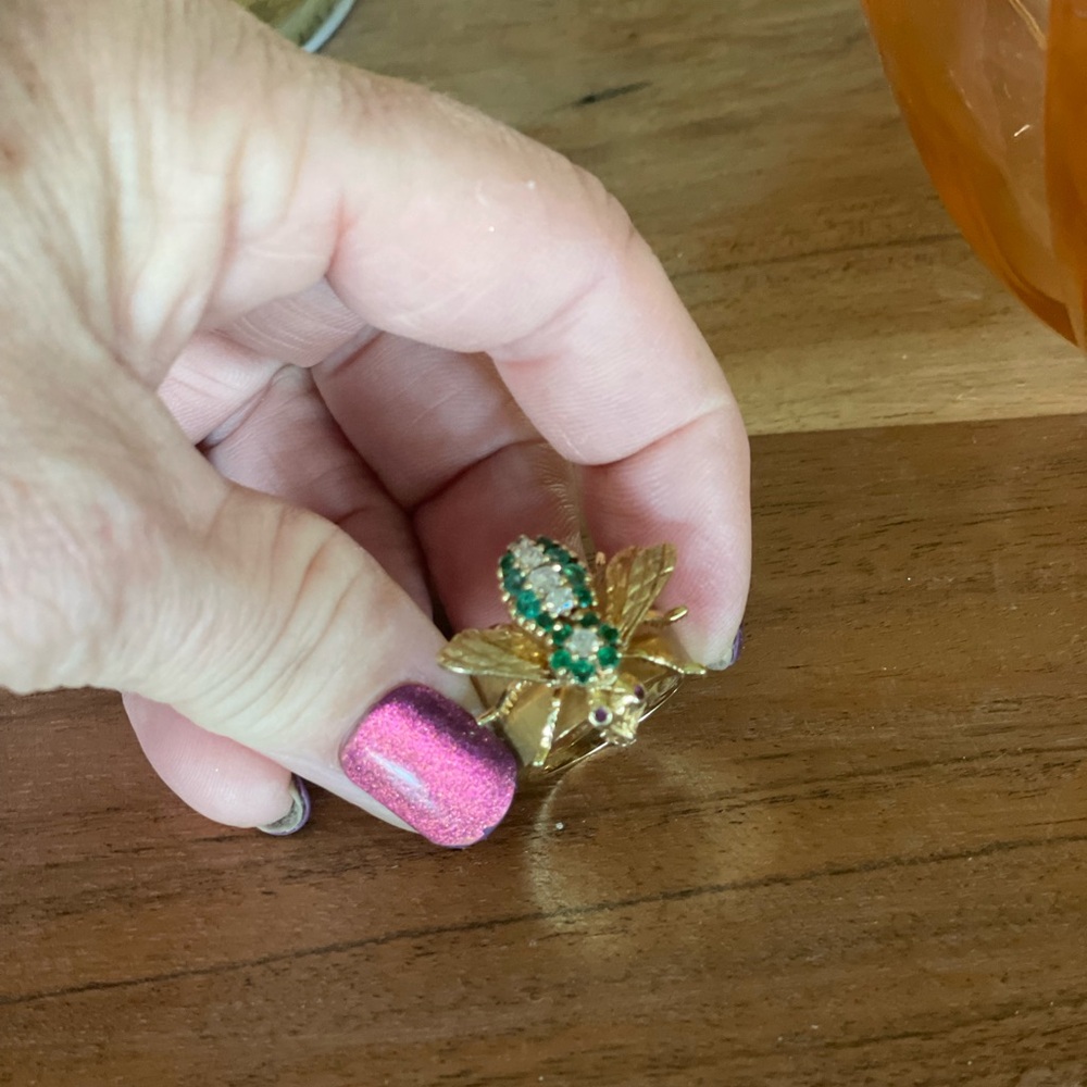 Herbert Rosenthal Emeralds and diamonds Ring
18k gold with detachable Pin - Picture 8 of 17